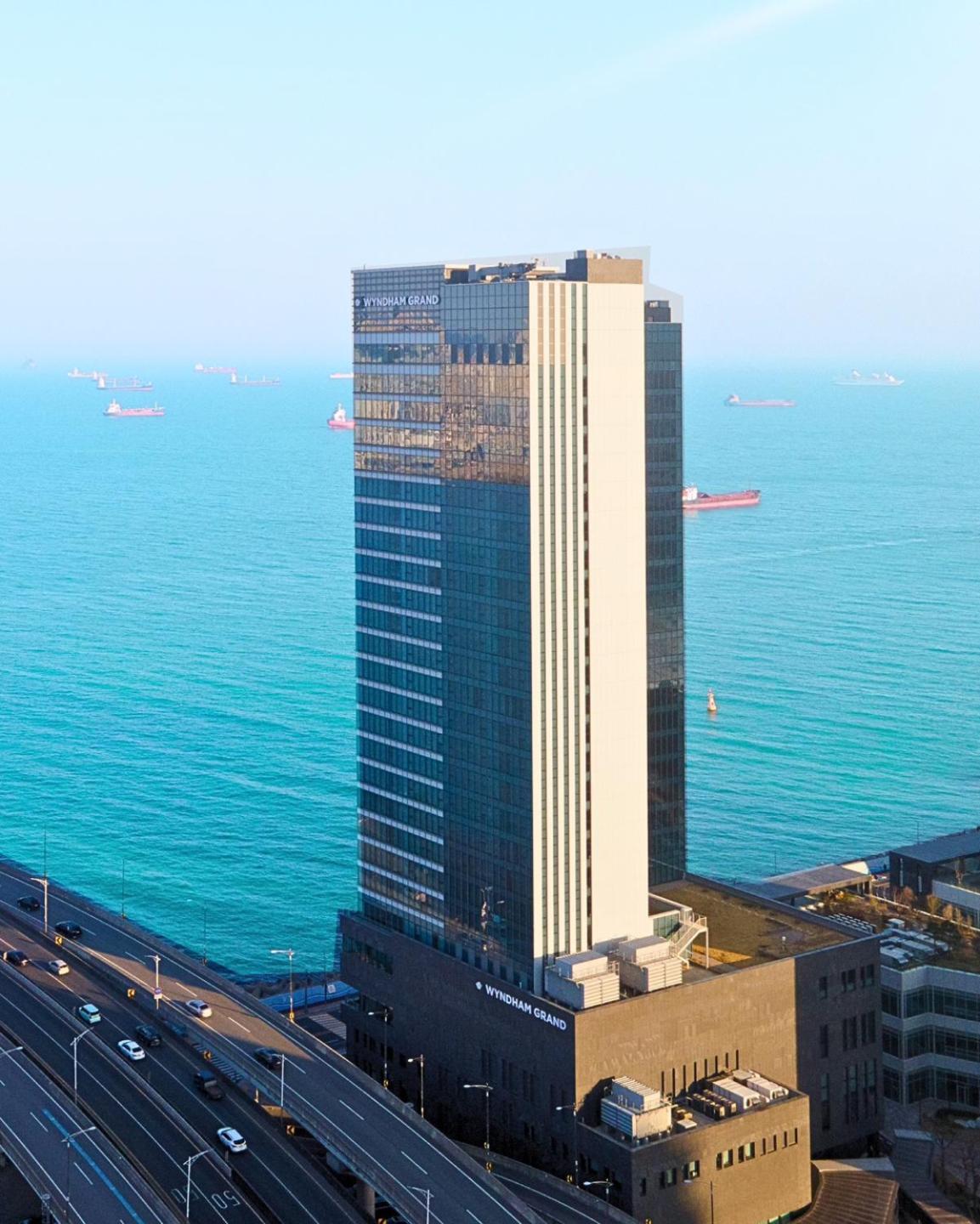 Wyndham Grand Busan Exterior photo